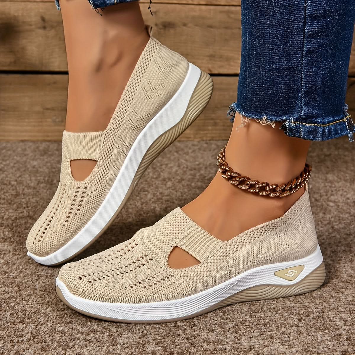 ELARA COMFORT SNEAKER